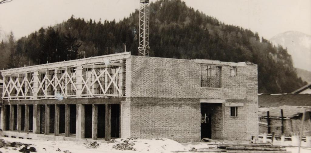 Bau unserer jetzigen Schule